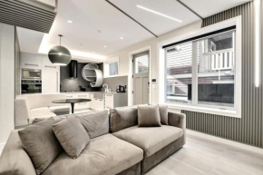 Designer 2BR in Downtown Steps from Sunset Beach